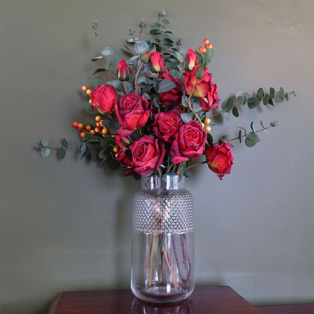 Stunning 29cm Clear Glass Diamond Vase - Perfect for All Flowers - Hand Finished