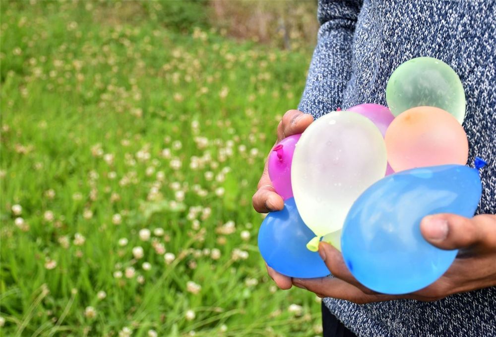 Water Bombs with Nozzle - 200-Pack - Fun & Safe - Suitable for Kids 8+"