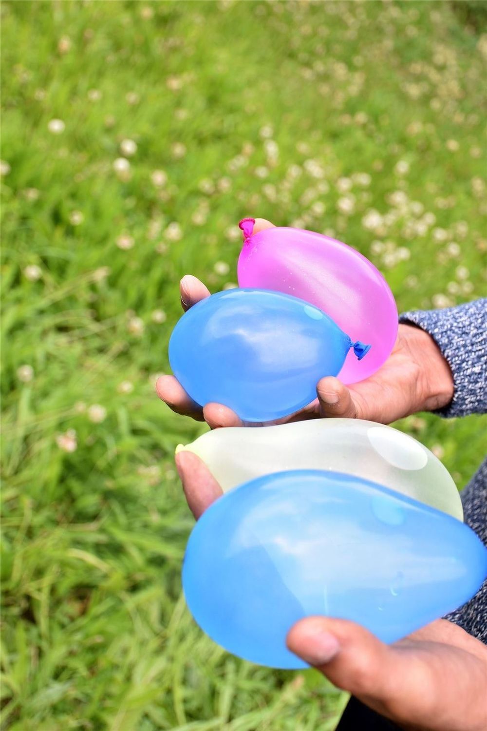 Water Bombs with Nozzle - 200-Pack - Fun & Safe - Suitable for Kids 8+"