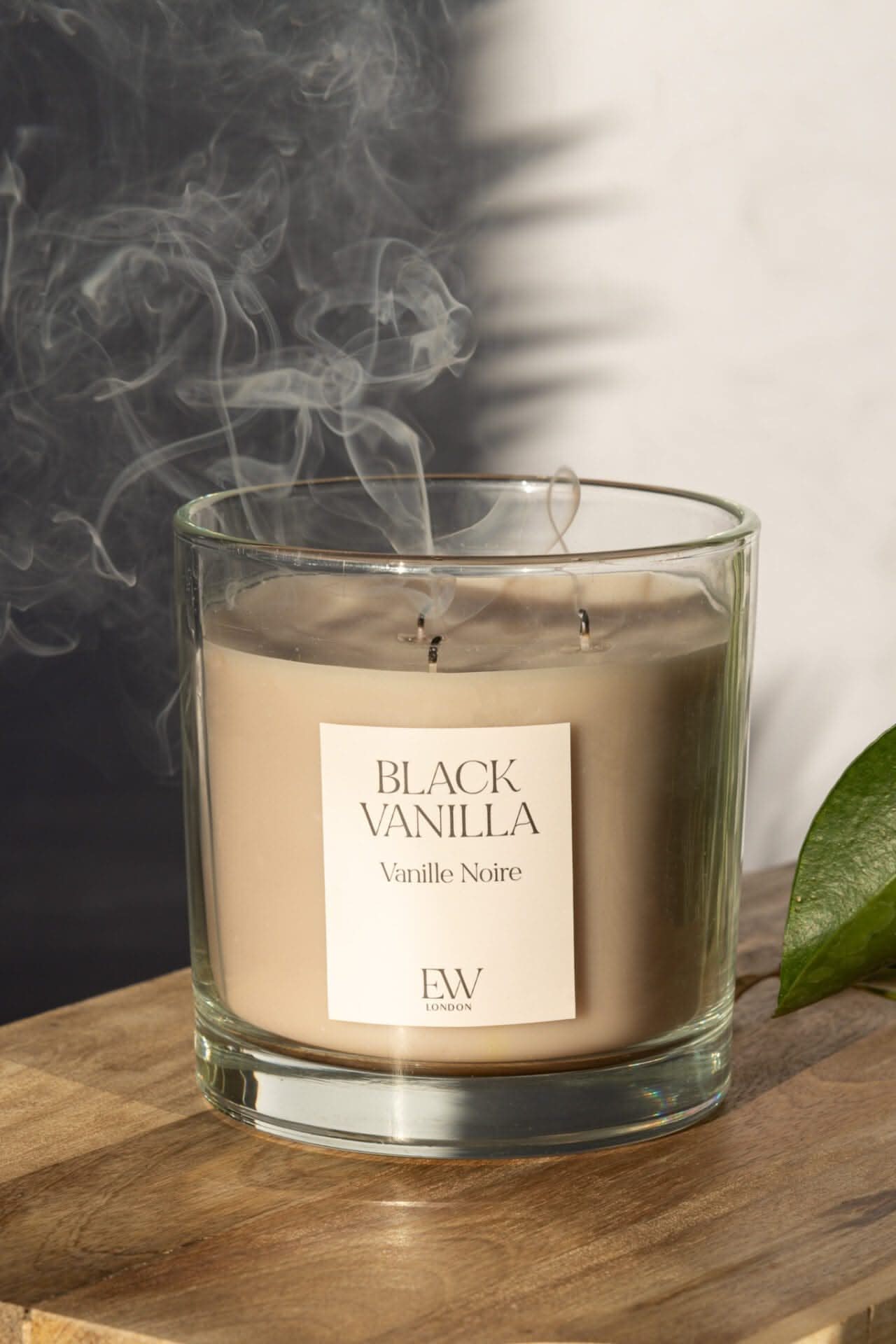 Black Vanilla 3 Wick Soy Wax Candle 45 Hour Burn Time 11 x 12cm
